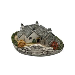 Heritage 1986 UK Stone Cottage Figurine Collectible Display Piece 6.5"